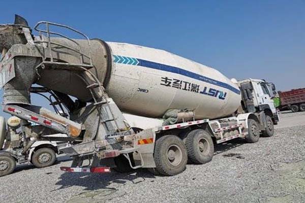 Concrete Mixer Truck Sinotruk Howo丨2018-06丨380horsepower 3