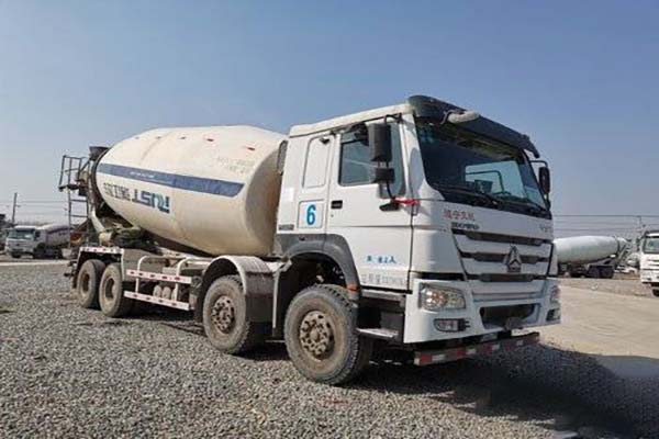 Concrete Mixer Truck Sinotruk Howo丨2018-06丨380horsepower 2