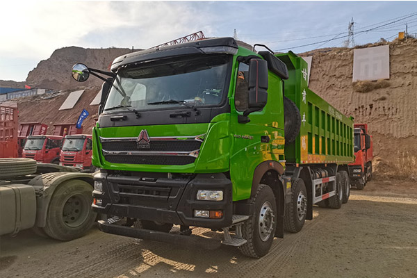 Euro 5 HOWO Dump Truck 500HP丨8x4丨45000KM