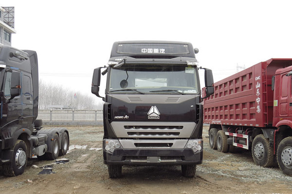 Euro 4 HOWO Used Tractor Truck 375 HP | 39000KM