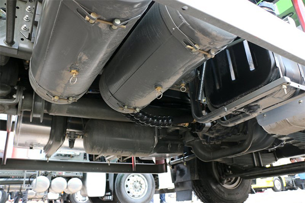 Euro 5 HOWO Dump Truck 400HP丨6x4丨33000KM 4