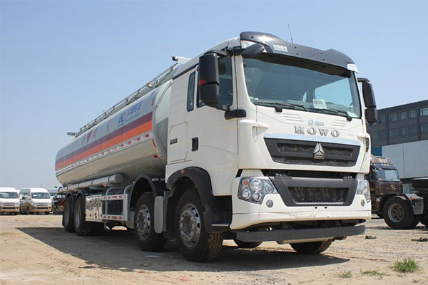 21m³ SINOTRUK HOWO Fuel Tank Truck丨Euro 5 