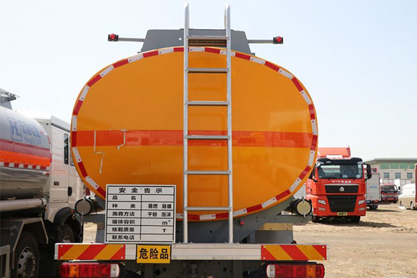 29m³ SINOTRUK HOWO Fuel Tank Truck丨340HP | NEW 4