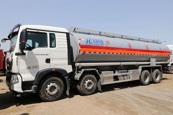 29m³ SINOTRUK HOWO Fuel Tank Truck丨340HP | NEW 2