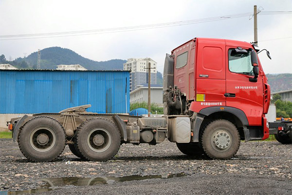 540 HP 6x4 Sinotruk HOWO T7H Used Tractor Truck Euro 4 Head Truck 2