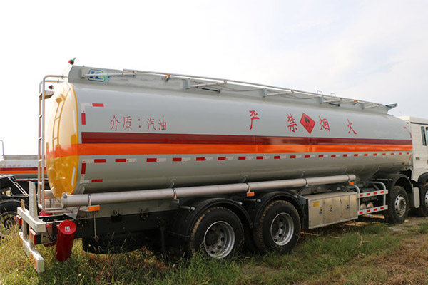 31m³  New SINOTRUK HOWO Fuel Tank Truck 4