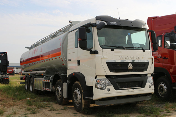 31m³  New SINOTRUK HOWO Fuel Tank Truck
