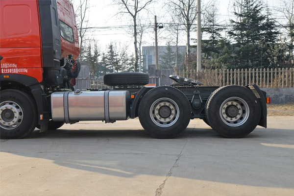 480 HP 6x4 Sinotruk HOWO TH7 Used Tractor Truck Truck Head Euro 5 3