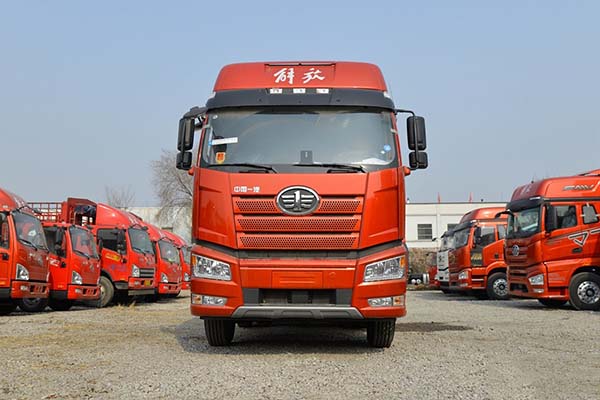 FAW Jiefang Heavy Truck 460HP 6X4 Tractor 