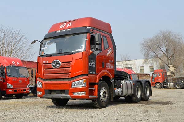 FAW Jiefang Heavy Truck 460HP 6X4 Tractor  3