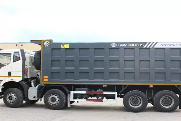 FAW 30Ton 375Hp 8x4 Dump Truck 3