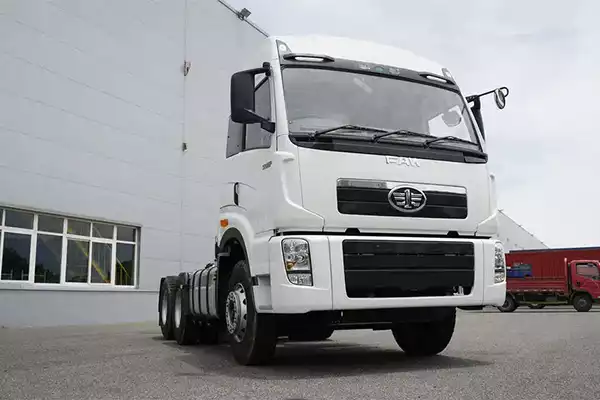 FAW Factory Price 6x4 380Hp Tractor Truck 3