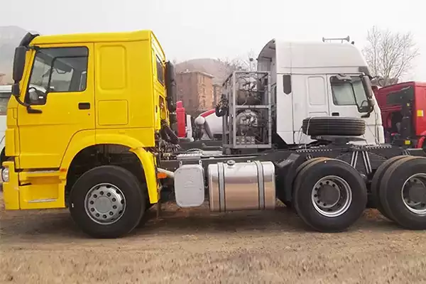 Sinotruk Howo 6x4 420HP Truck Units Used Tractor Truck Head 4